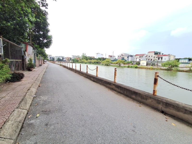 Bán nhà Vườn Hồ 1,Cự Khối 3 tầng,43m vỉa hè,oto tránh nhỉnh 8 tỷ - Ảnh chính